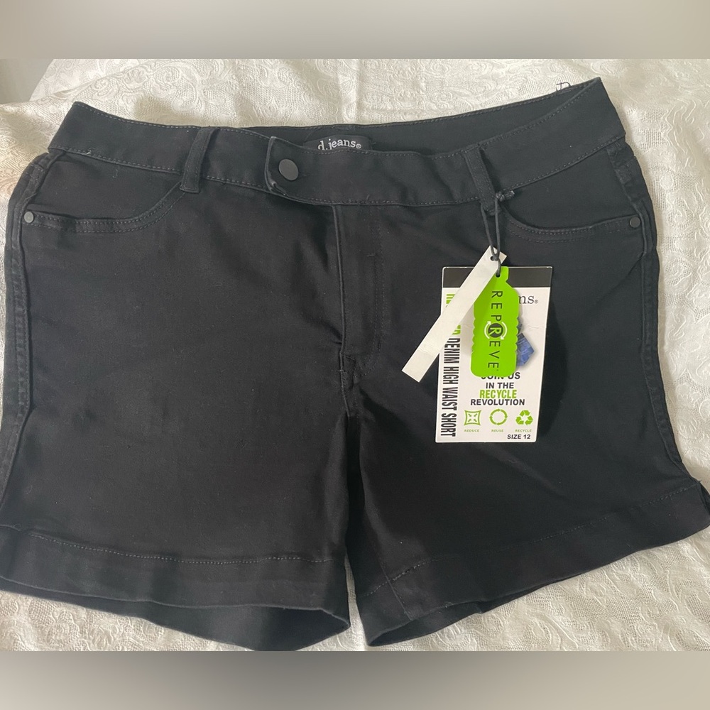 D. Jeans Womens High Waisted Black 5" inseam Shorts,  Black  Size 12